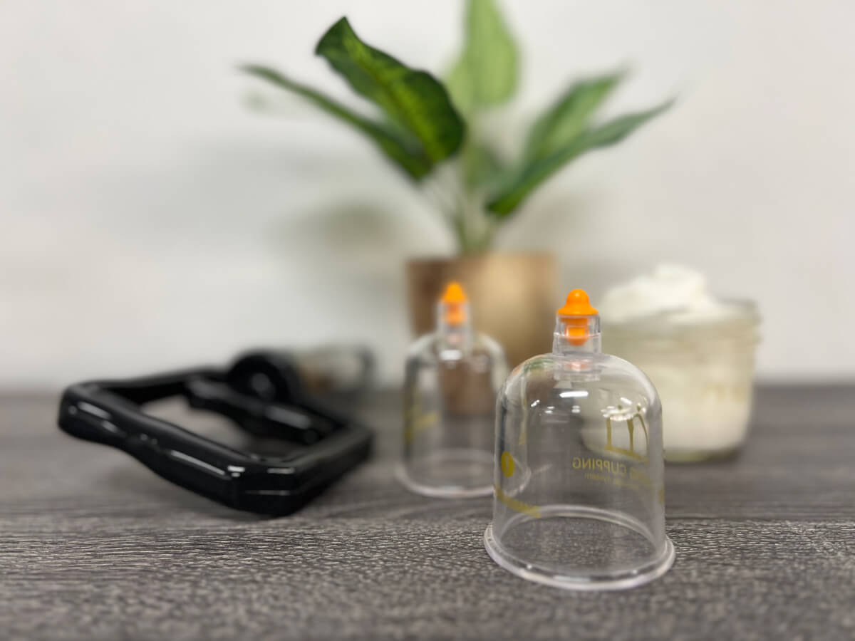 Cupping treatment instrument